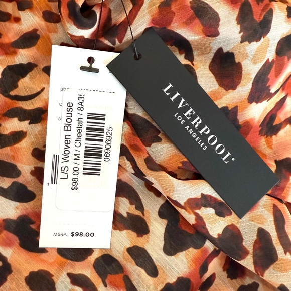 NWT Liverpool woven long sleeve blouse. - Picture 6 of 10